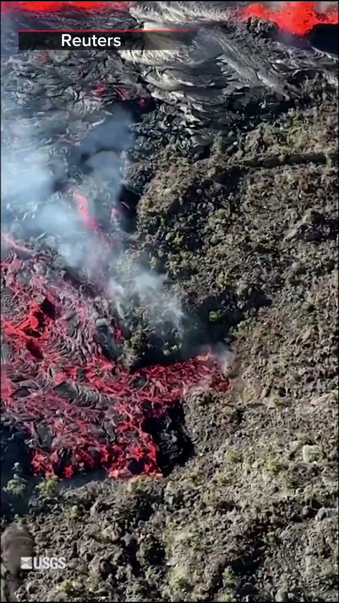 Hawaii's Kilauea volcano erupts #shorts