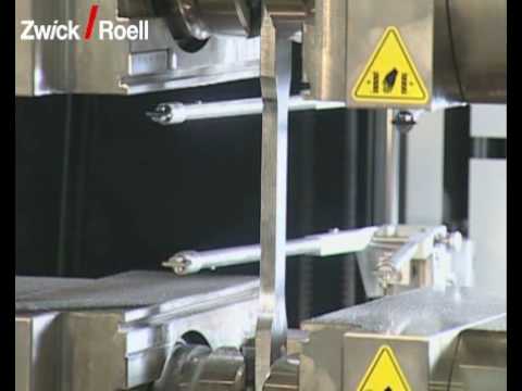 Zugversuch an Warmwalz-Stahl, automatisiert