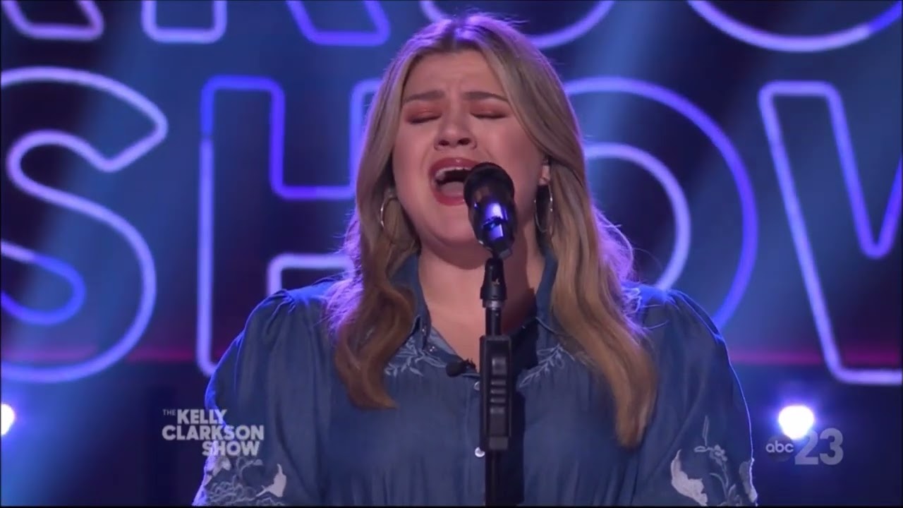 Kelly Clarkson Sings "Rescue" By Lauren Daigle Live Concert Performance March 24, 2022 HD 1080p