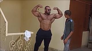 Please uncle, show me your huge muscles..