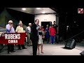 Ela tinha a mão paralizada!