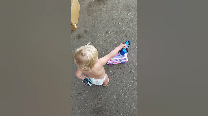 Eli On The Go~