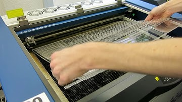 Anaglyph Caustics with Motion Parallax (Pacific Graphics 2016)