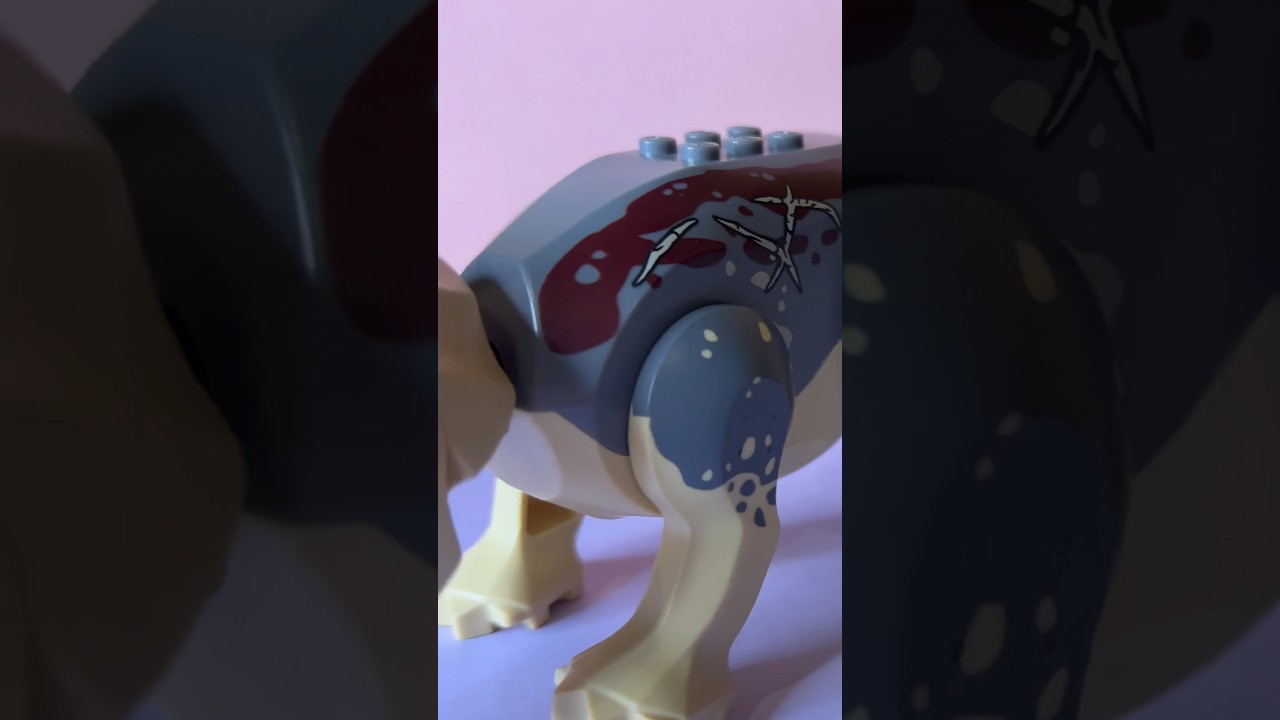Awesome New lego Jurassic World Hybrid Dinosaur ✨ Triceraskull ✨ limited edition ✨ 