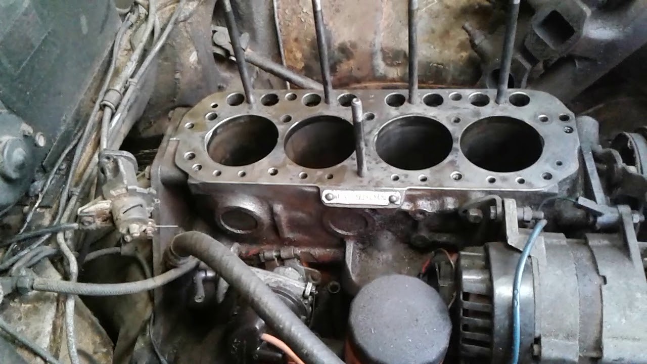 1977-mgb-engine-18v-pistons-out-1-4-2020-youtube