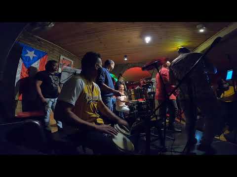 PERIODICO DE AYER , LIVE EN ZAPEROCO CON JUANITO Y LA AGRESIVA..