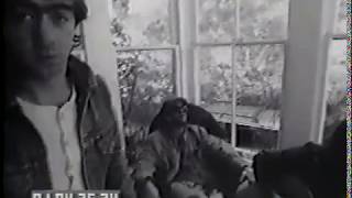 Famous R.E.M. 1990-10-20 - Peter Buck's Porch, Athens, GA ('Losing My Religion' Take 4) Wealth