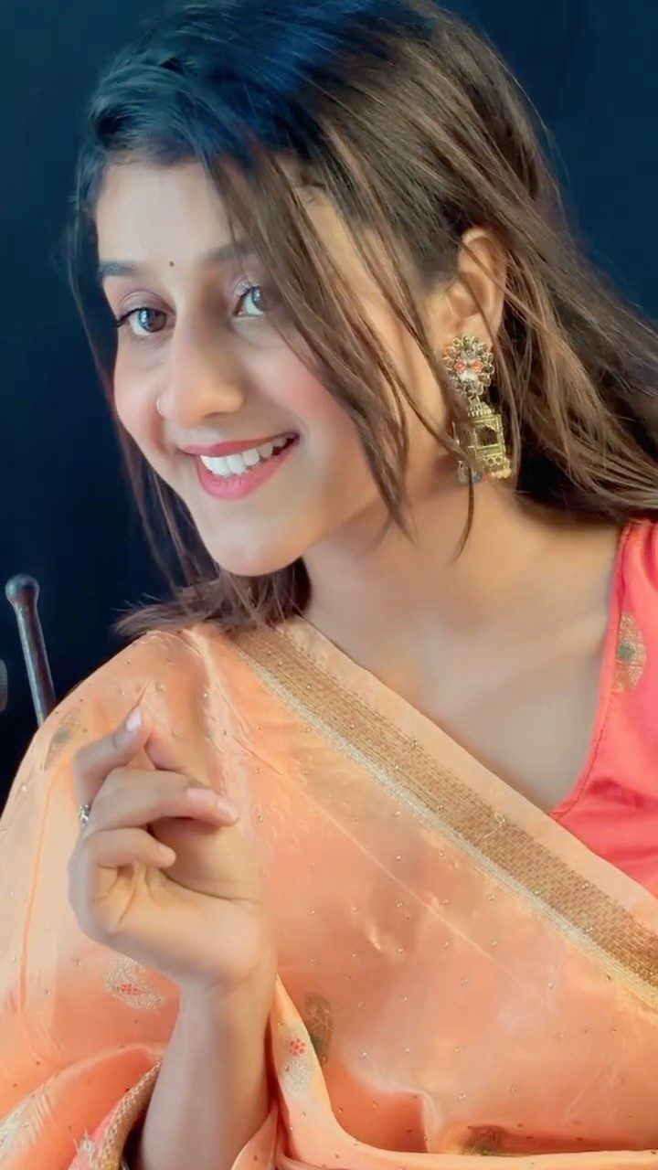 Palkan Ki Chaav Mein #dineshlalyadav #aamrapalidubey #priyankasingh #shorts