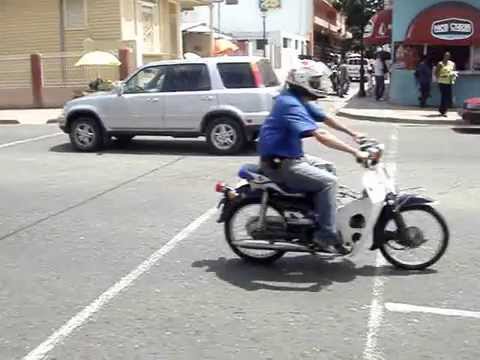 AVENIDA PRESIDENTE ANTONIO GUZMAN IN SANTIAGO, DOM...