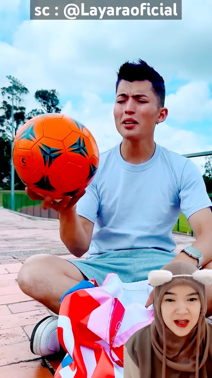dapat bola‼️cr @Layaraoficial