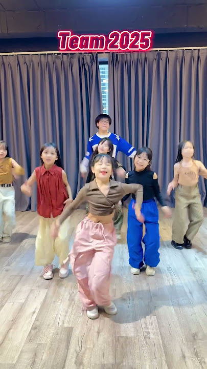Team 2025 or Team 2021 ver? 😍 Please Rescue me Sweet Little Bumblebee Dance Trend | Follow Me