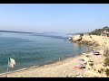 Выбираю пляж в городе Финале на Лигурийском побережье.