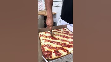The best Grandma Pizza in NY is at Krispy Pizza in Brooklyn 🍕💯