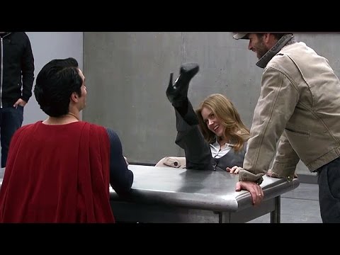 It's not an «S» 'Man of Steel' Behind The Scenes [+Subtitles]