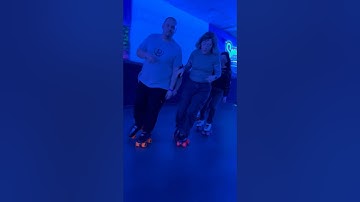 GET ON THE FLOOR!!! Sparkles Kennesaw 3/1/24 #rollerskating #shuffleskating #getonthefloor #howler