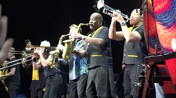 Earth Wind and Fire & Chicago - "September" & "I just want to be free" Heart and Soul Live 7.15.15