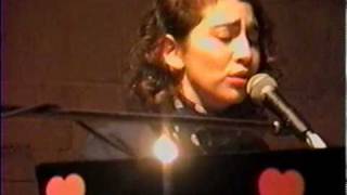 Regina Spektor - &quot;Summer in the City&quot; (2004-02-14) - 15 of 17