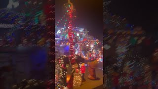 Neighbor Claims Credit for Christmas Lights || ViralHog