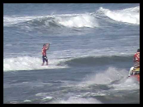 WCT Brasil 2010 - Jadson levanta a torcida na Prai...