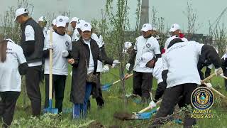 Алматы полицейлері алма ағаштарын отырғызды