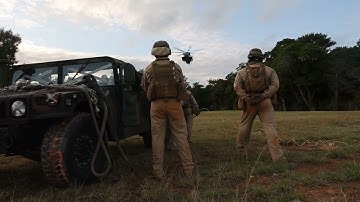 HMH 465 and 3rd LSB Conduct External Lift