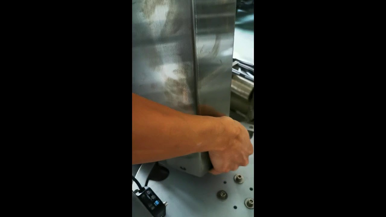 How to operate cap wad foil cutting wadding machine - YouTube