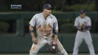 Gran atrapada de Rafael Furcal MLB 2011