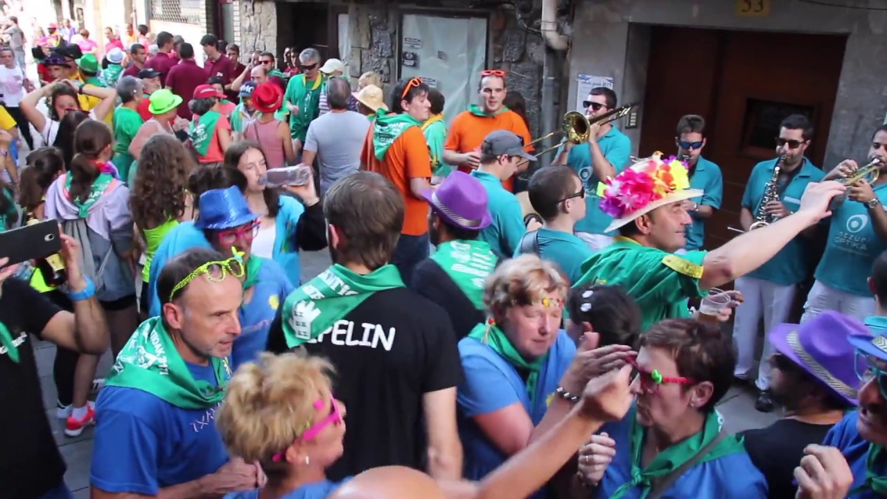 Incansables txaranga Villabonako kuadrilla egunean