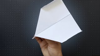 Wie man einen Papierflieger macht