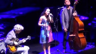 Video thumbnail of "Moon River en Olympia de Paris Andrea Motis Joan Chamorro Josep Traver"