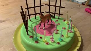 Décoration de gâteau facile pour les fans de chevaux !