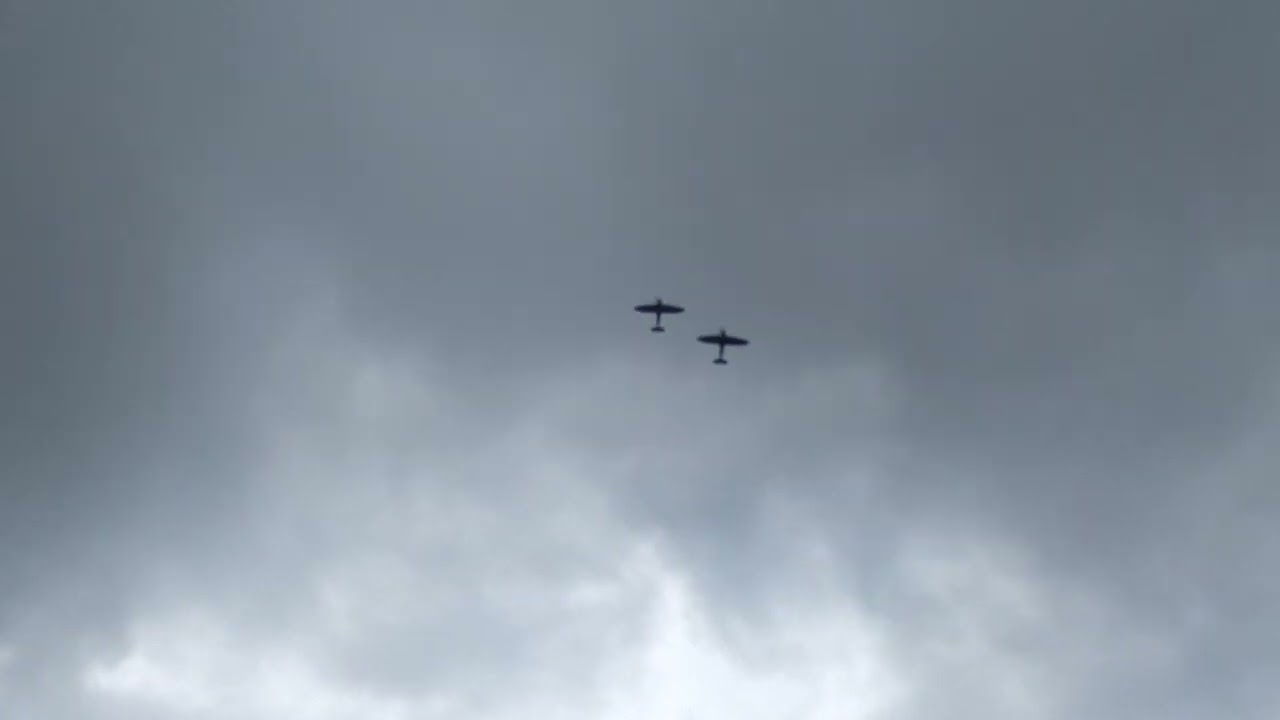 Supermarine Spitfire Mk IX MH434 & MH415 Display Pair - Duxford Battle of Britain Airshow 17/09/2023
