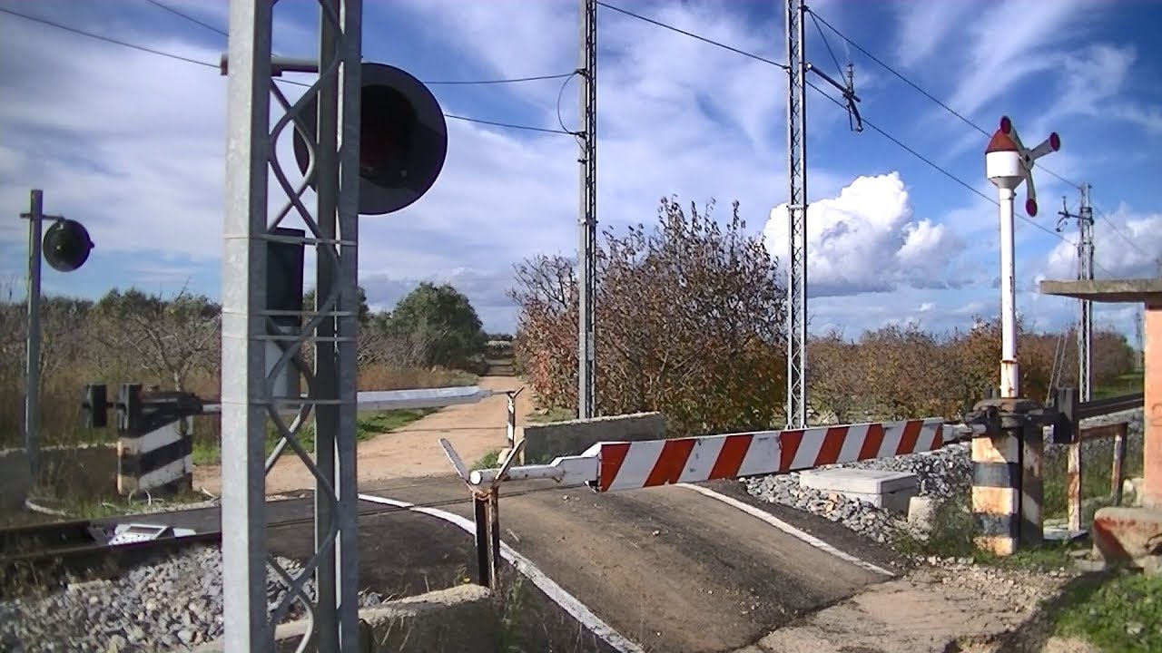 Spoorwegovergang Casamassima (I) // Railroad crossing // Passaggio a livello