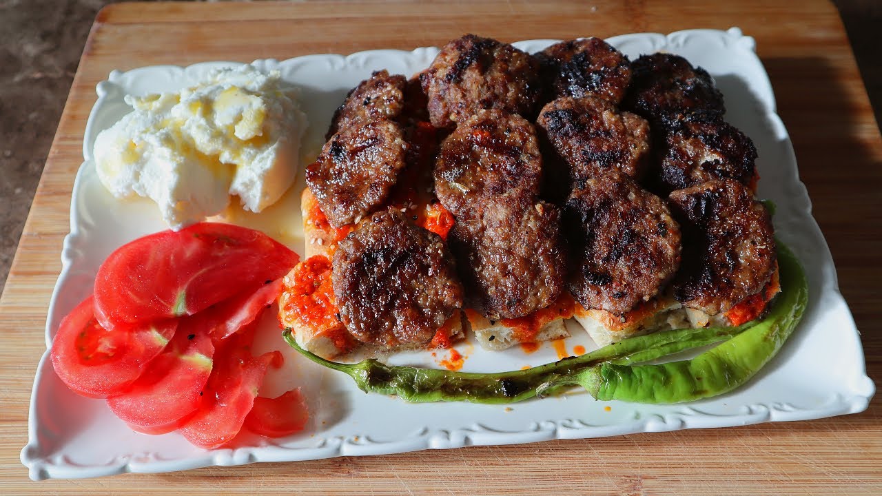 Nje recete e vecante per iftar, me pite dhe qofte qe do t'i kenaq te gjithe.