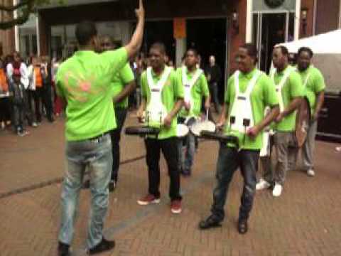 Koningsdag 2013 043    Drumband LCB