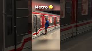 Sranda V Pražském Metru