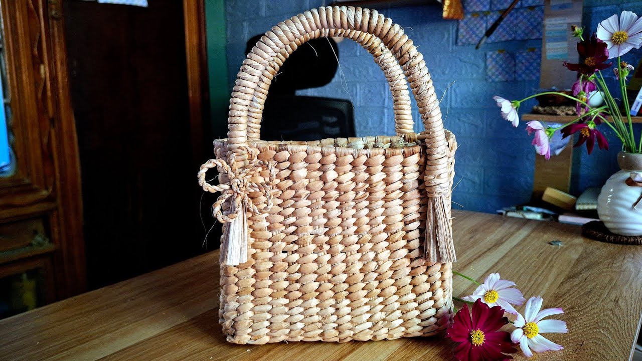 Banana Stem DIY #06 - This Bag Has Everyone Asking: ‘Made from Banana? Seriously?