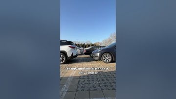How to accurately judge the distance between vehicles and avoid collisions?