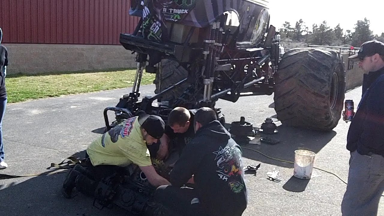 Straight Up Racing Monster X Tour Straight Up Racing crew@Redmond,OR 2014 - YouTube