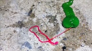ALIEN WORM SQUIRTS PINK GOO