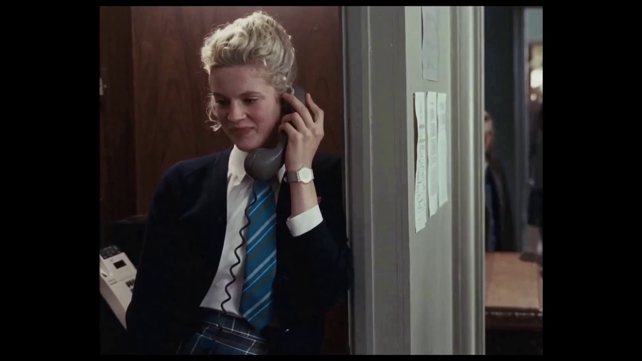 Dirty call prank on Harriet - Wild Child (2008)