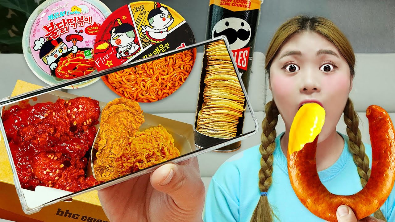Mukbang Spicy Fried Chicken 하이유의 양념치킨 불닭볶음면 킬바사 소세지 떡볶이 먹방 Fire Spicy Noodle TTeokbokki | HIU 하이유