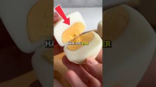 This is how restaurants make perfectly square eggs… and it’s way easier than you think. 🥚⬜