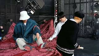 Jungkook's checking taehyung's bed for singularity performance#taekook #vkook #kookv