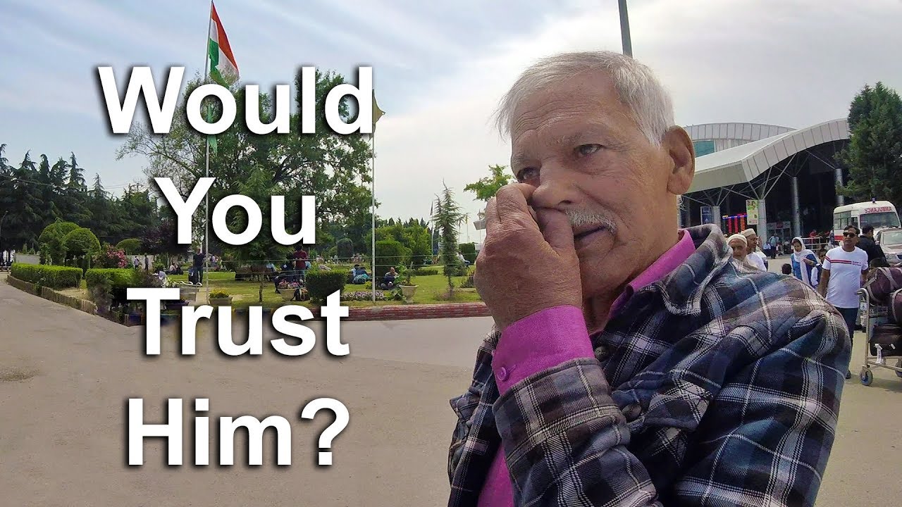 SAVED FROM A TOUT by Indian Police! (India Hotel Scams) SAVED FROM A TOUT by Indian Police! (India Hotel Scams)