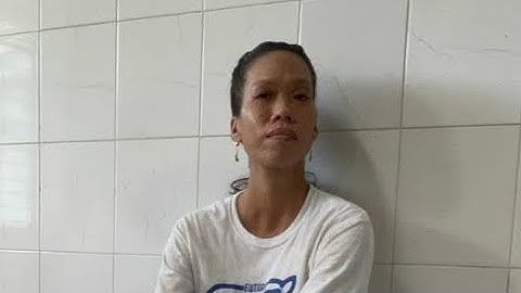 Trinh hôm nay rất vui vừa bán vé số xong liền có quà #trinhgomtv #trinhkho #trinhbanveso