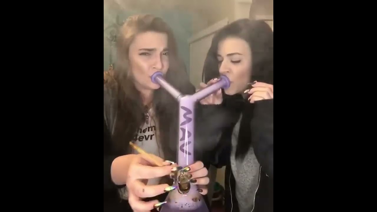 It's really amazing to smoke the same dab with my best friend😃😃😃