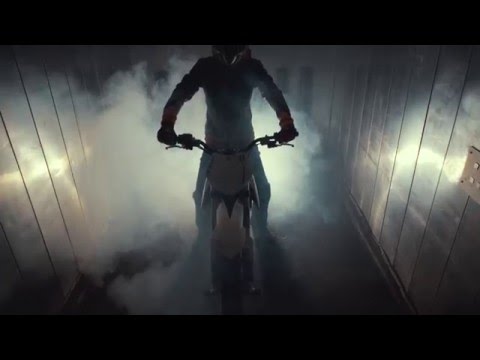 Teaser for Elliot Gröndahl: KTM stunts in Cold stores