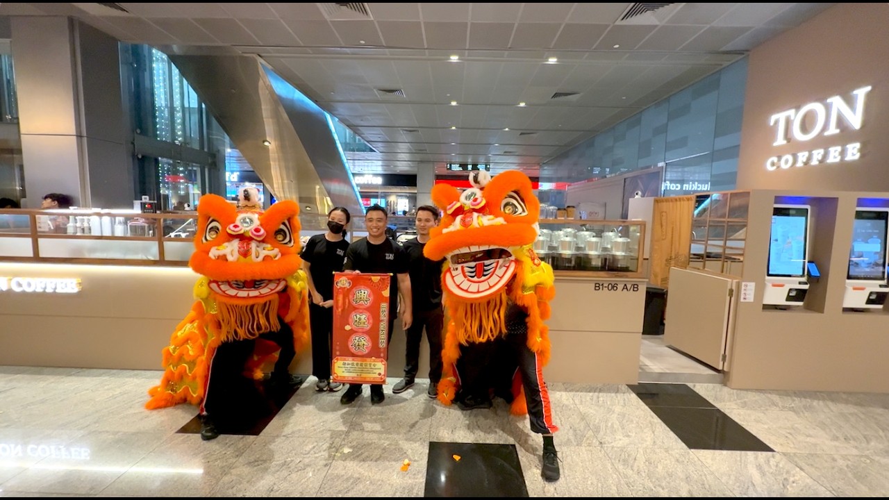 [4K] Ton Coffee @Guoco Tower, Lion Dance by Hoon Hong on 27 Feb 2026