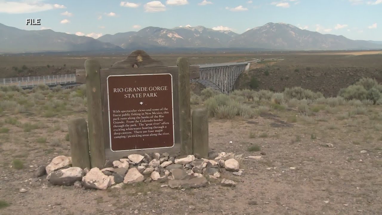 Hiker Dies From Fall Into Rio Grande Gorge Youtube